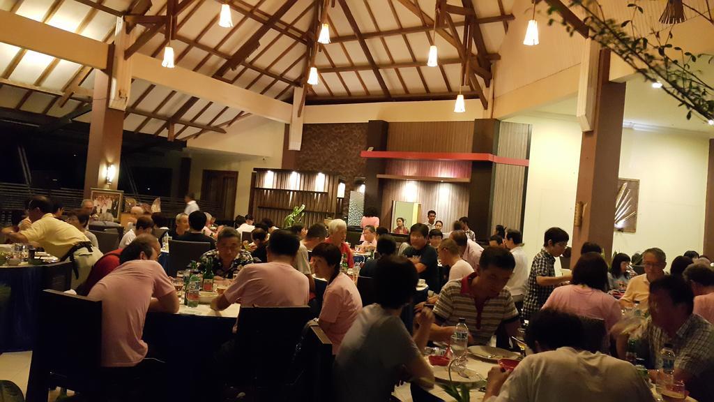 Kampoeng Nelayan Hotel Palu Ngoại thất bức ảnh