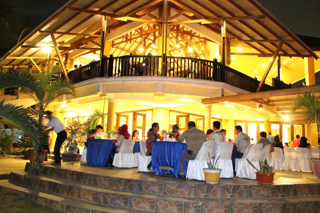 Kampoeng Nelayan Hotel Palu Ngoại thất bức ảnh