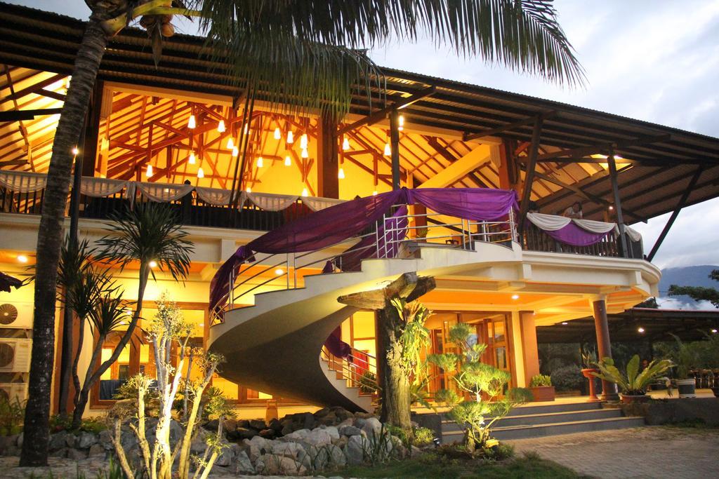Kampoeng Nelayan Hotel Palu Ngoại thất bức ảnh