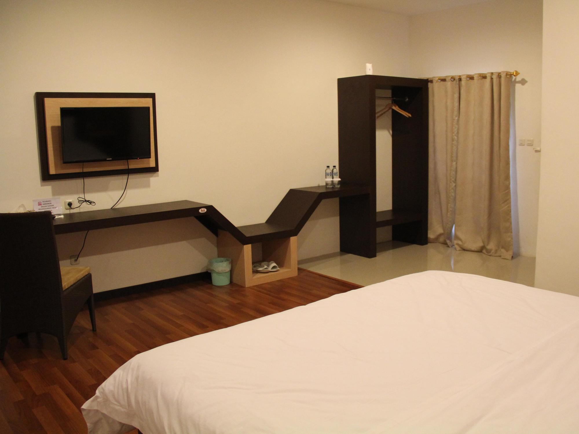 Kampoeng Nelayan Hotel Palu Ngoại thất bức ảnh