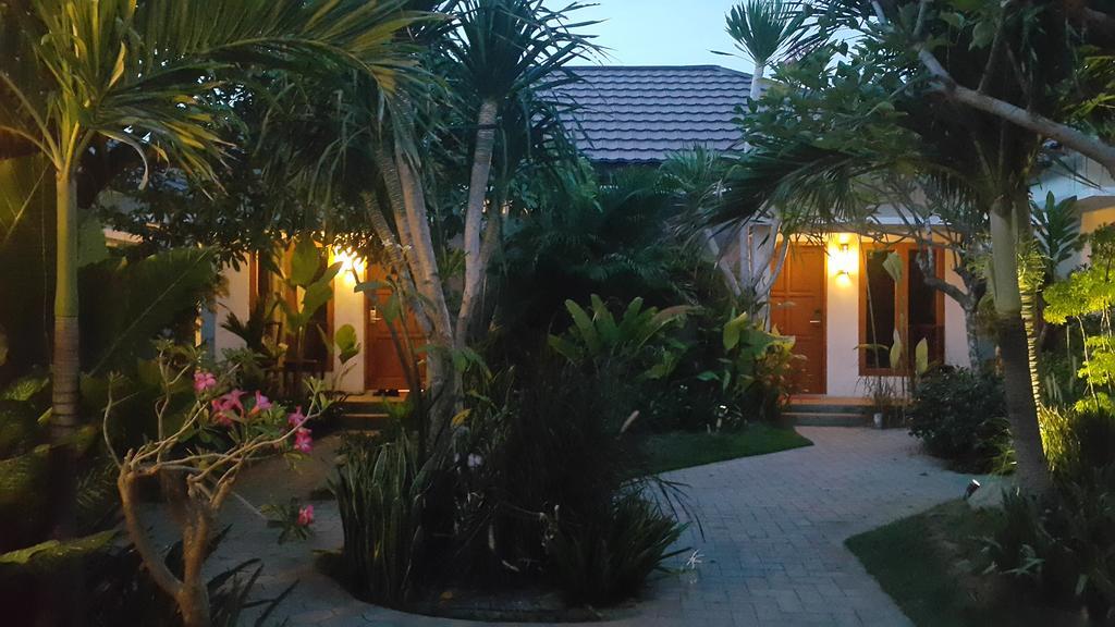 Kampoeng Nelayan Hotel Palu Ngoại thất bức ảnh
